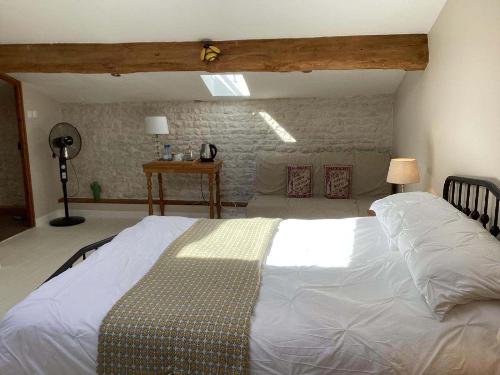 La Ruche Bed and Breakfast Paizay-Naudouin-Embourie Exteriör bild